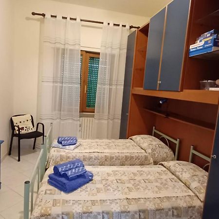 Casa Vacanze Luisa Lazzeretto Bagian luar foto