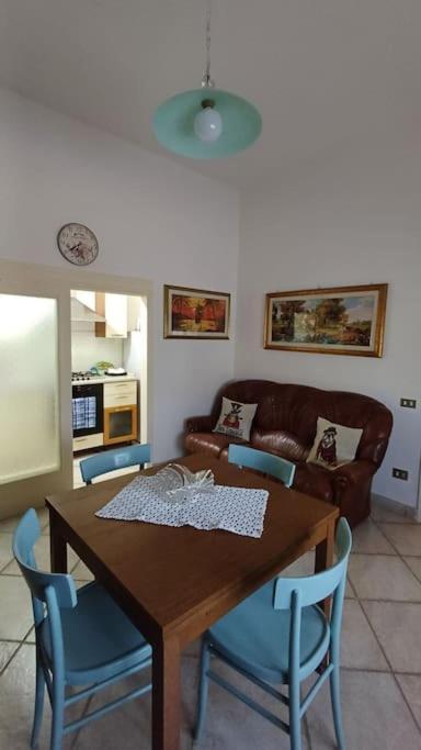 Casa Vacanze Luisa Lazzeretto Bagian luar foto