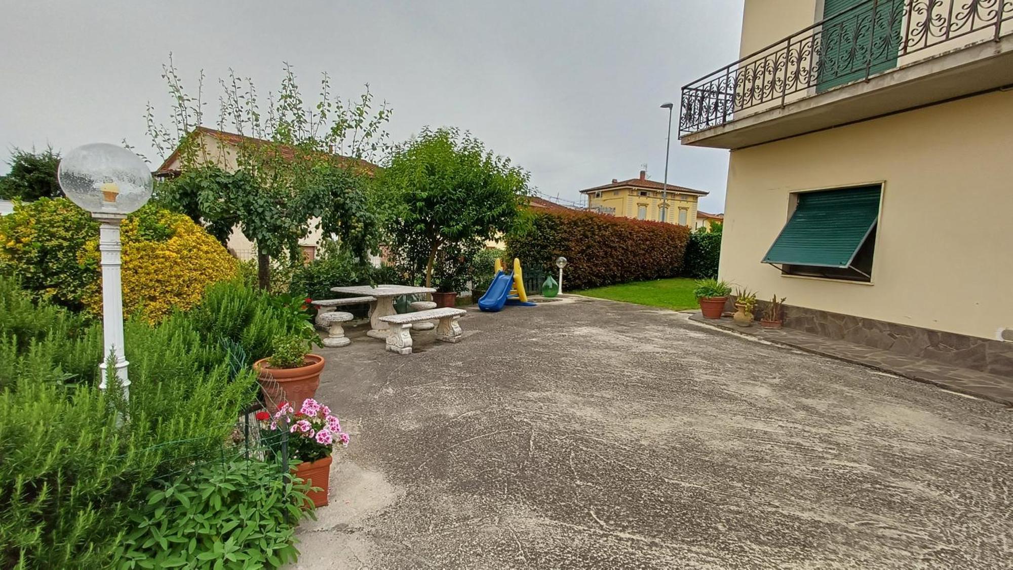 Casa Vacanze Luisa Lazzeretto Bagian luar foto